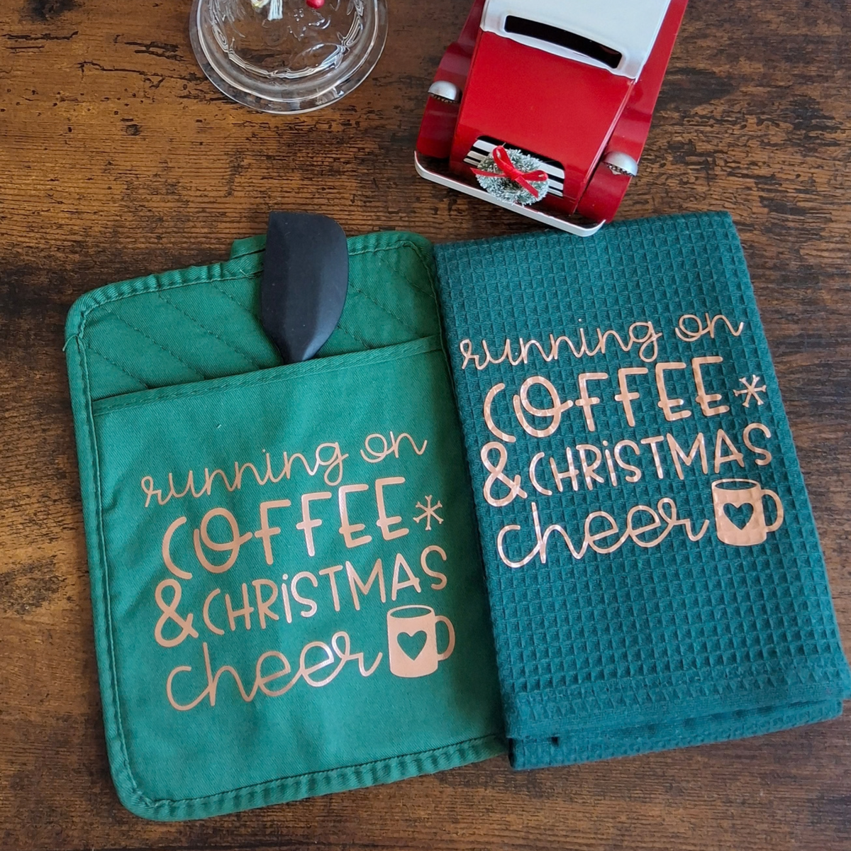 Christmas Kitchen Towel & Potholder Set – Holiday Kitchen Gift