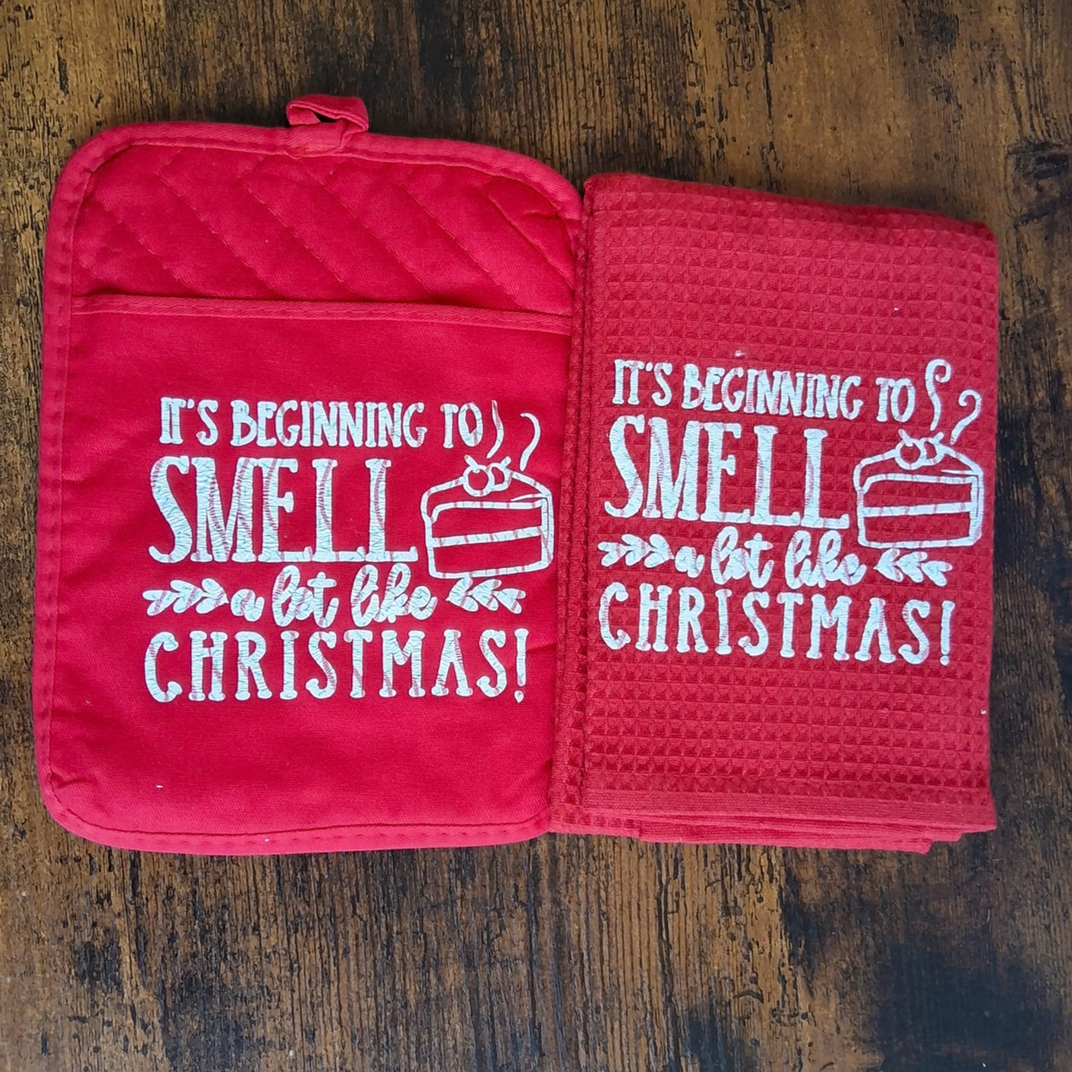 Christmas Kitchen Towel & Potholder Set – Holiday Kitchen Gift